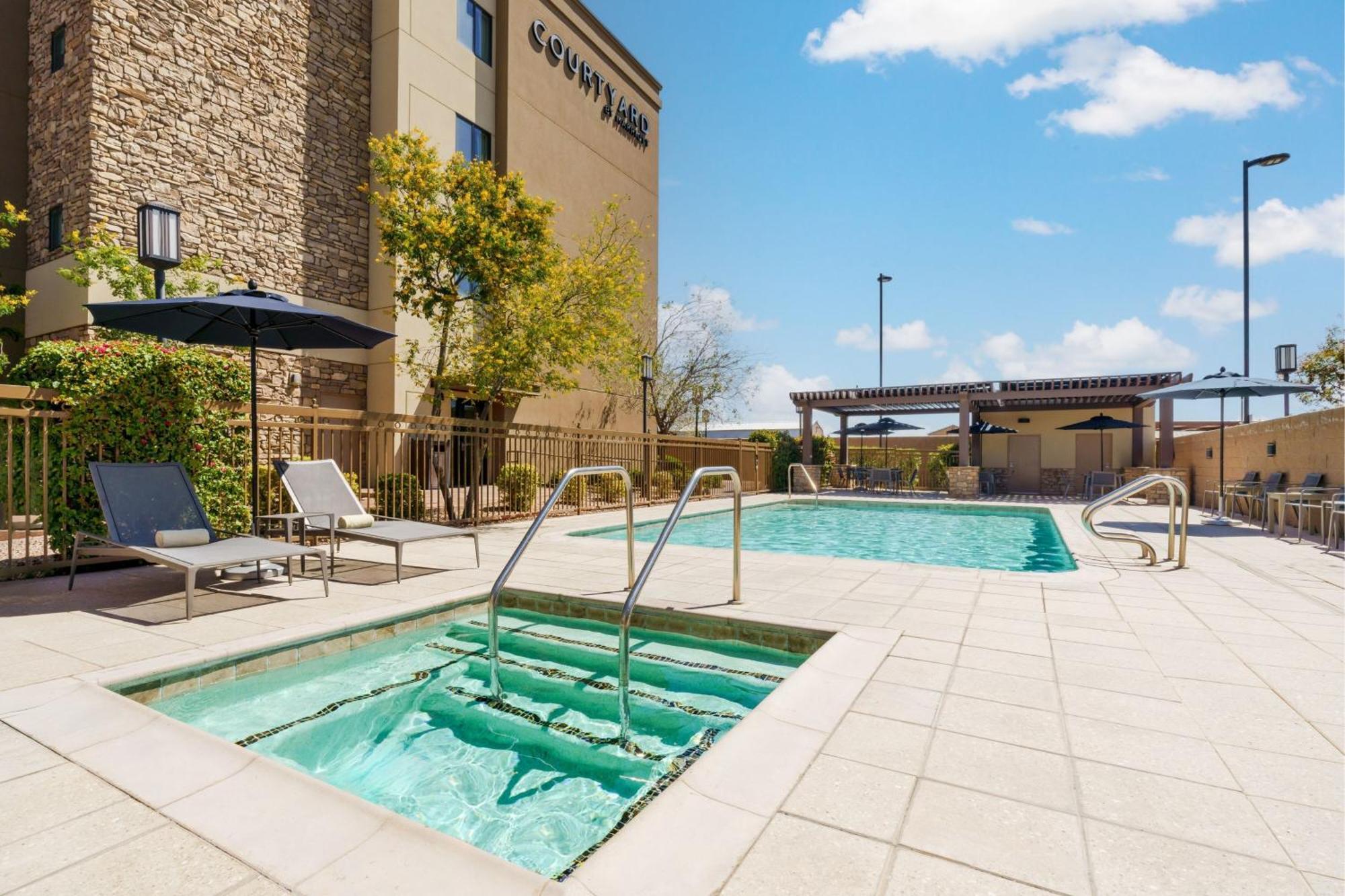 Courtyard By Marriott Phoenix Mesa Gateway Airport Екстериор снимка