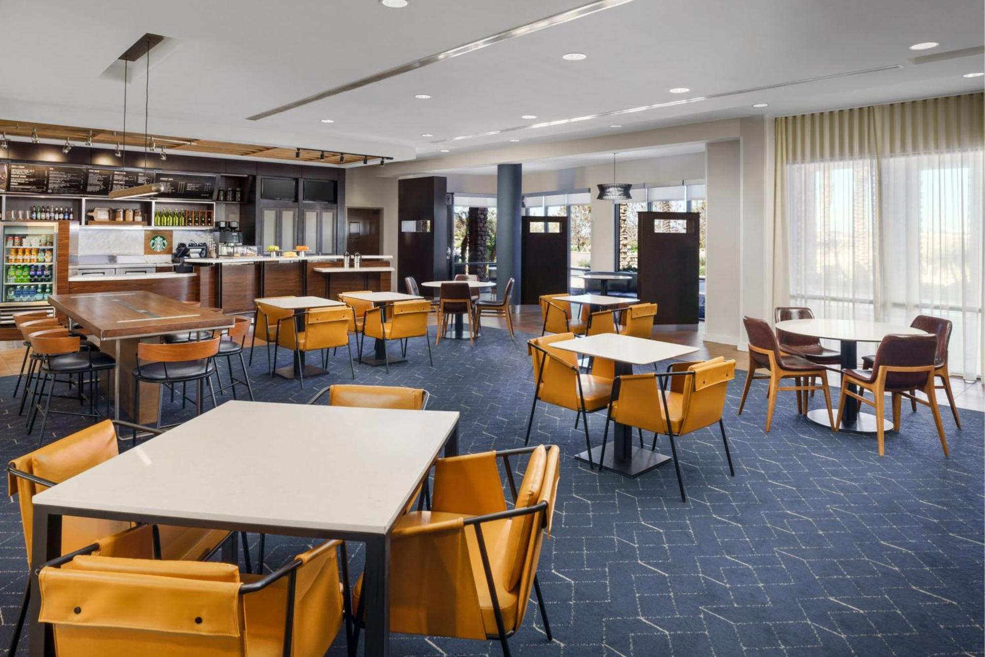 Courtyard By Marriott Phoenix Mesa Gateway Airport Екстериор снимка