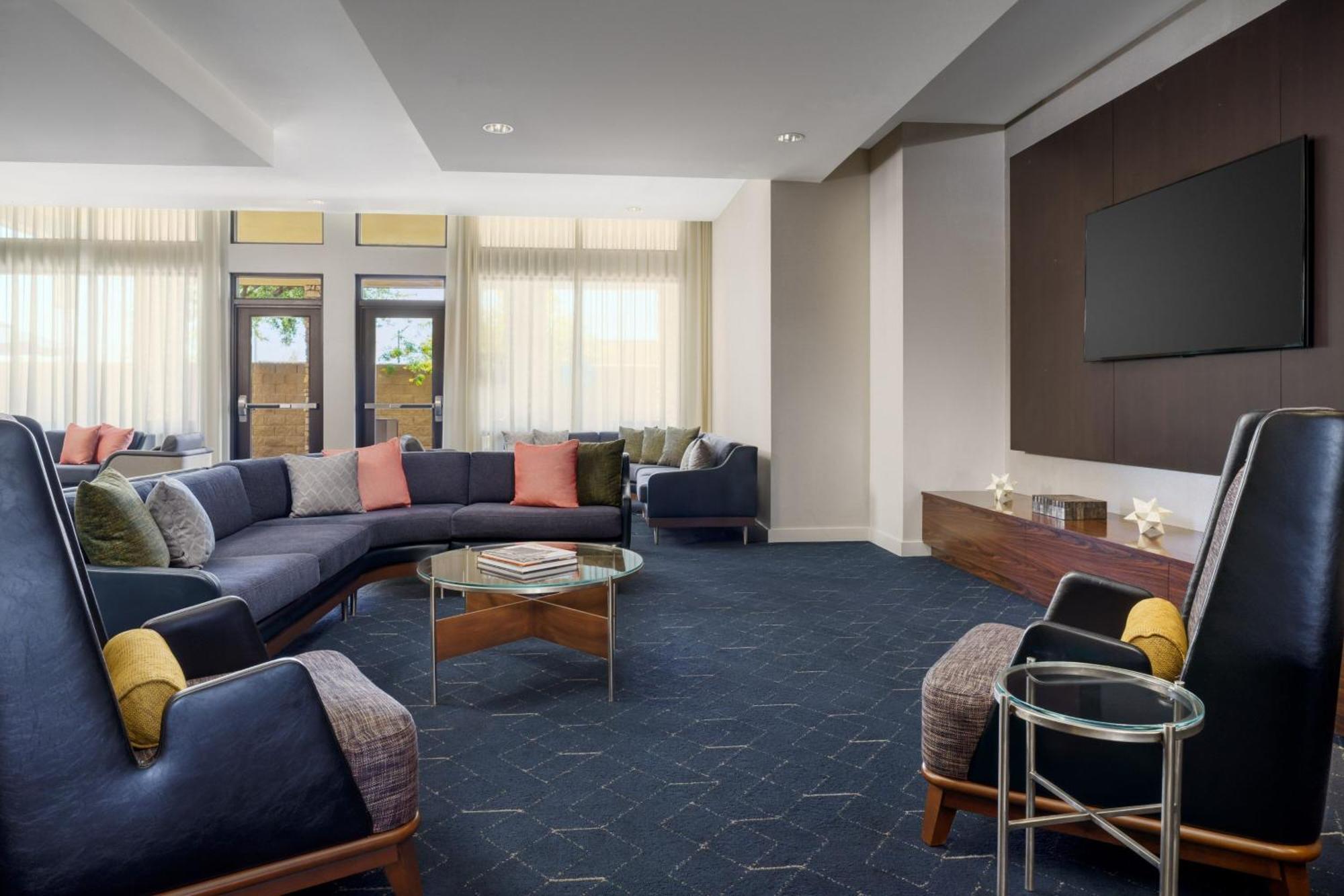 Courtyard By Marriott Phoenix Mesa Gateway Airport Екстериор снимка
