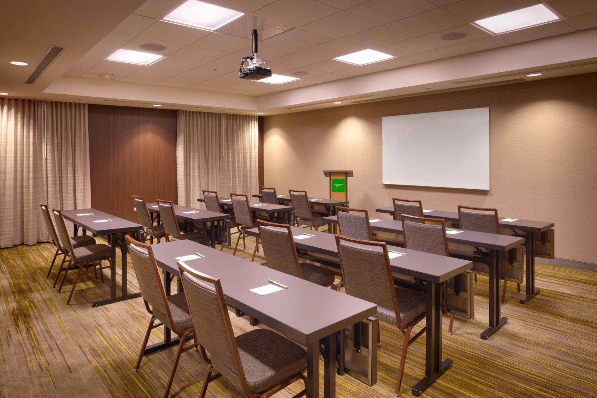 Courtyard By Marriott Phoenix Mesa Gateway Airport Екстериор снимка