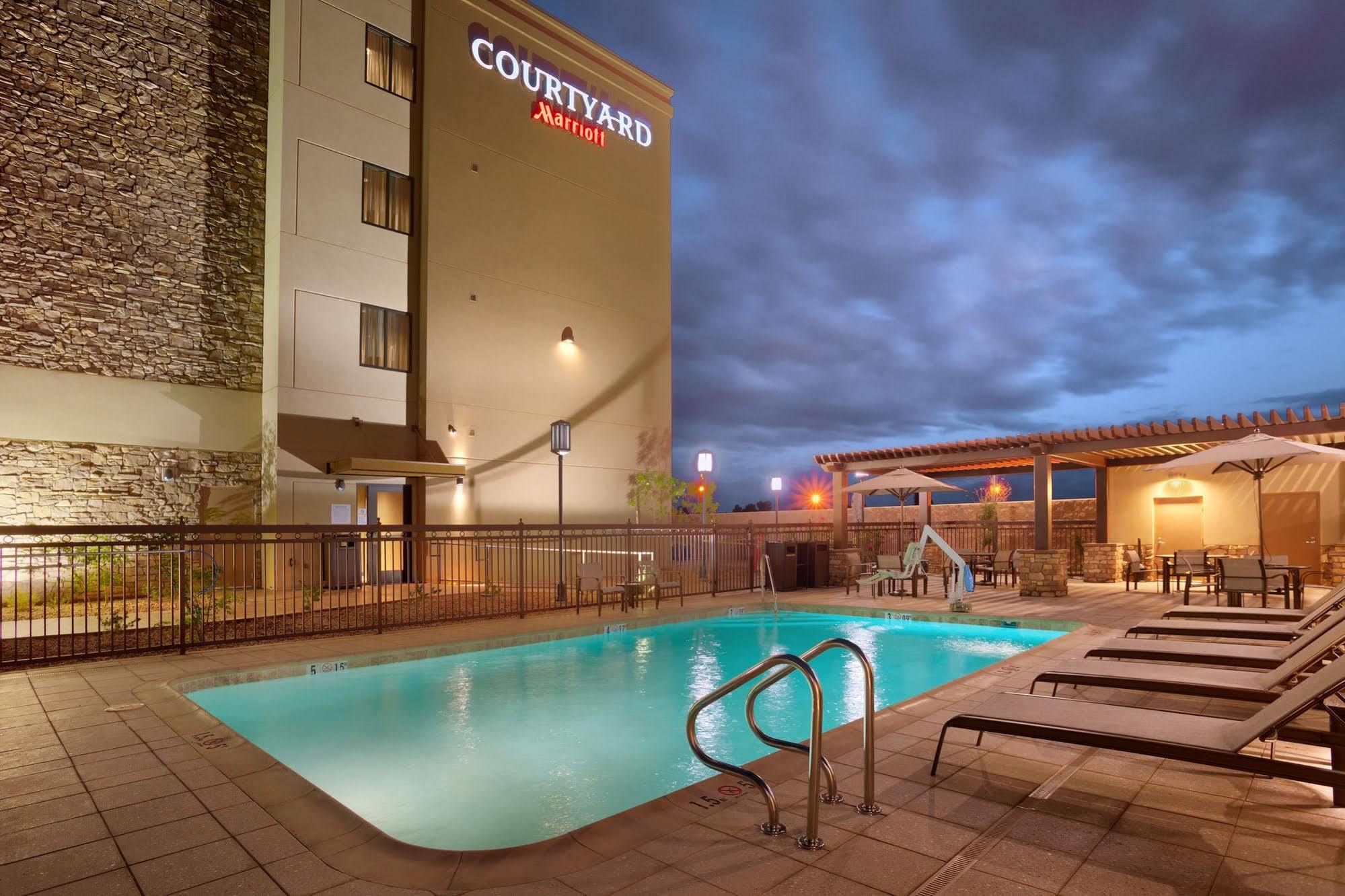 Courtyard By Marriott Phoenix Mesa Gateway Airport Екстериор снимка