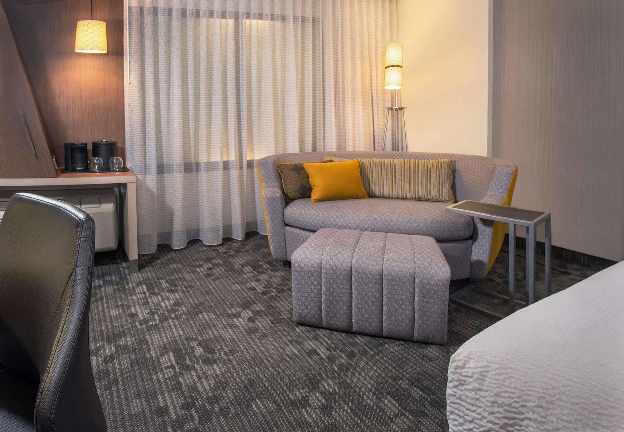 Courtyard By Marriott Phoenix Mesa Gateway Airport Екстериор снимка